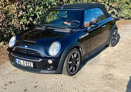 Mini Cooper S Cabrio Sidewalk