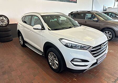 Hyundai Tucson 2.0 Advantage 4WD Auto. Navi Tot-&Spurass