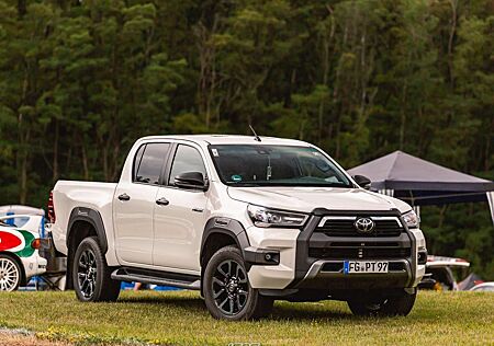 Toyota Hilux Double Cab Invincible 4x4