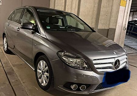 Mercedes-Benz B 200 BlueEFFICIENCY EDITION 1
