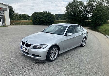 BMW 320i 320 E90 3er