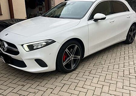 Mercedes-Benz A 200 200d 8G