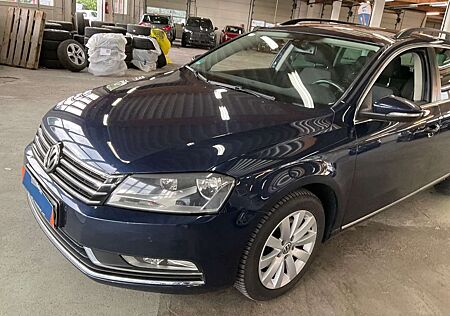 VW Passat Variant Volkswagen Comfortline BlueMotion*AHK*NAVI*PDC