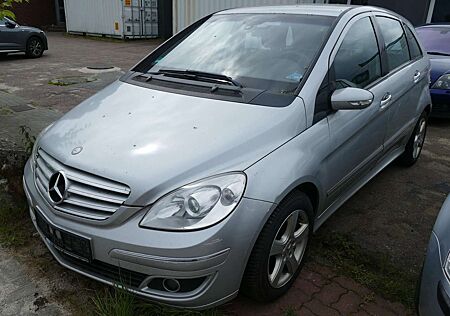 Mercedes-Benz B 180 CDI Klima Leichtmetallfelgen AHK HU/AU 11/2023