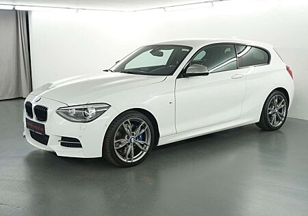 BMW 135 i xDrive Harman-Kardon Kamara