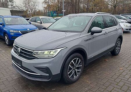 VW Tiguan Volkswagen Facelift | 1. Hand | Sonderlackierung