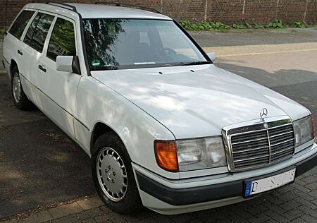 Mercedes-Benz 220 Mercedes 220TE W124T Automatik