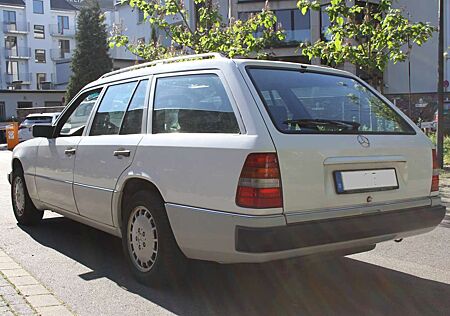 Mercedes-Benz 220 Mercedes 220TE W124T Automatik