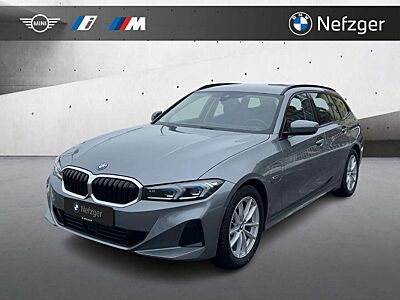 BMW 330 e Touring Park-Assistent AHK LED HiFi
