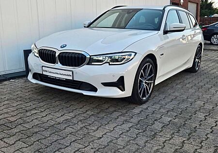 BMW 330 e*LCProf*HUD*AHK*LASER*KEYLESS*HiFi