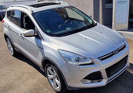 Ford Kuga Diesel 2.0TDCi 2x4 Titanium*AHK*PANO*NAVI*EU6