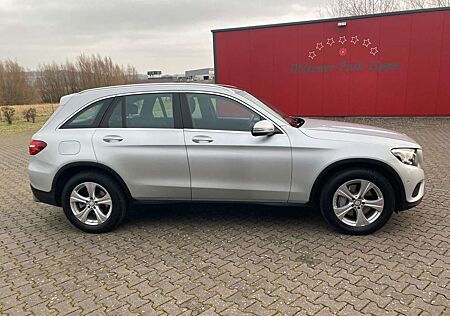 Mercedes-Benz GLC 220 d 4Matic Kamera Panoramadach LED 1.Hand