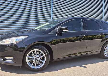 Ford Focus Turnier 1.0 EcoBoost Start-Stopp-System Trend