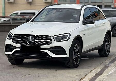 Mercedes-Benz GLC 300 e 4Matic 9G-TRONIC AMG Line