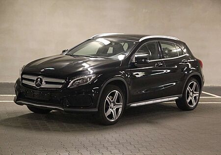 Mercedes-Benz GLA 250 4Matic,AMG, Leder, Standhzg, Pano, VOLL