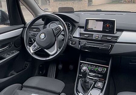 BMW 216 d Sport-Line-SHZ-Navi-PDC-Head-Up Display