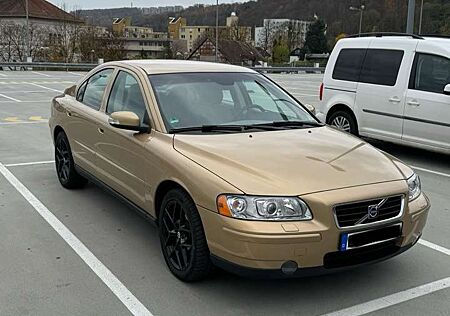 Volvo S60 2.4 Kinetic (125kW) Sehr gepflegter Zustand!