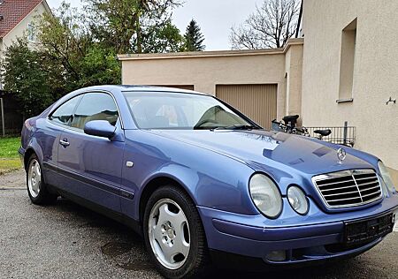 Mercedes-Benz CLK 230 Coupe Kompressor Elegance