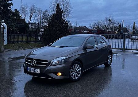 Mercedes-Benz A 180 BlueEfficiency (176.042)
