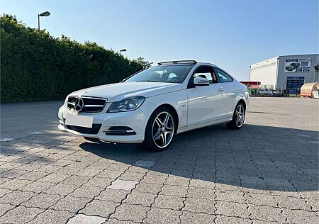 Mercedes-Benz 220 Avantgarde AMG-Line