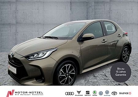Toyota Yaris 1.5 Hybrid TEAM D LED+NAV+ACC+RFK+MFL+16"