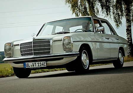 Mercedes-Benz W 114/115 Strich-Acht 230/8