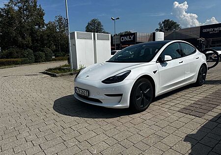 Tesla Model 3 2023 RWD Hinterradantrieb mit AHK