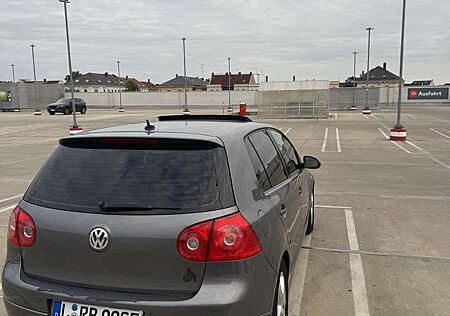 VW Golf Volkswagen 1.6 FSI Sportline