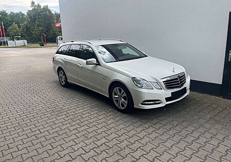 Mercedes-Benz E 300 E -Klasse T-Modell CGI BlueEfficiency