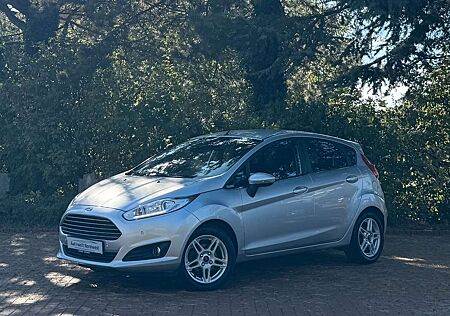 Ford Fiesta Titanium|LED TFL|PDC|AUX/USB!