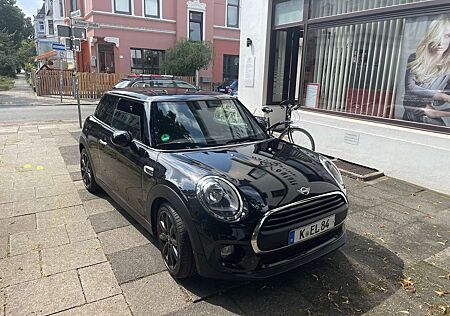 Mini ONE Aut. Blackyard