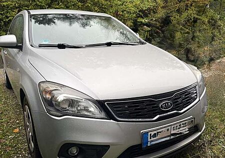 Kia Cee'd Ceed / 1.6 CVVT Edition 7