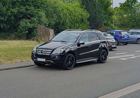 Mercedes-Benz ML 300 M-Klasse Diesel 4Matic 7G-TRONIC BlueEFFICIENCY