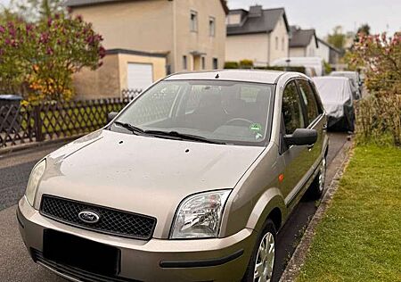 Ford Fusion Trend JU2