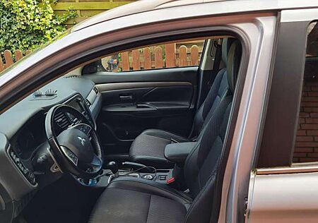 Mitsubishi Outlander 2.2 DI-D 4WD Aut. Diamant Edition