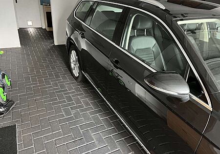 VW Passat Variant Volkswagen 2.0 TDI SCR DSG Highline