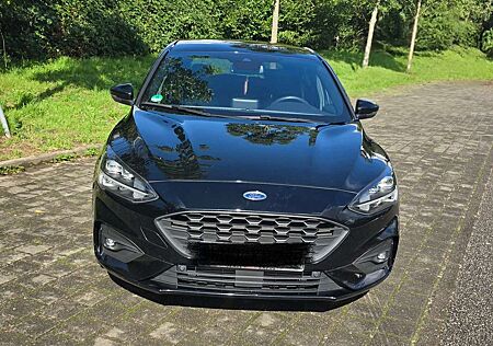 Ford Focus +1.5+EcoBoost+Start-Stopp-System+ST-LINE