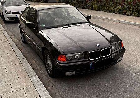 BMW 325i 325 Coupé E36 auch Tausch Möglich s.h Inserat
