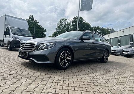 Mercedes-Benz E 220 d T Avantgarde *LED Navi Leder Park DAB*