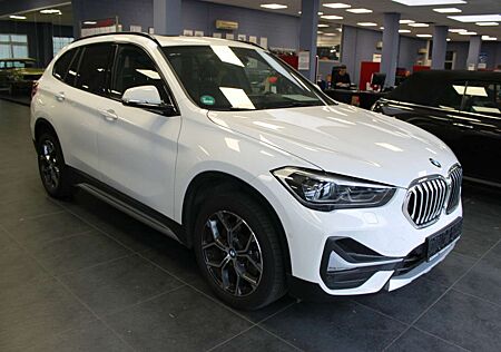 BMW X1 xDrive20i Aut. xLine - Panorama - AHK -