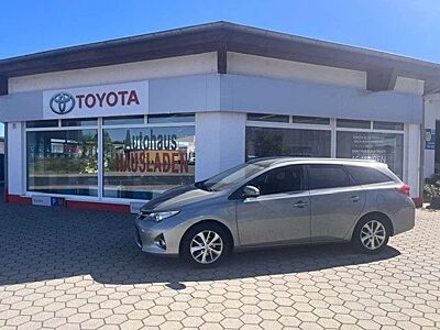 Toyota Auris Touring Sports Life+
