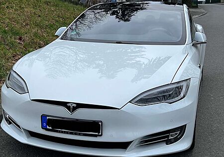 Tesla Model S 75D Allradantrieb