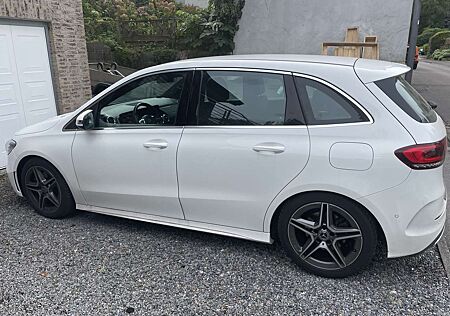 Mercedes-Benz B 220 4Matic 7G-DCT AMG Line