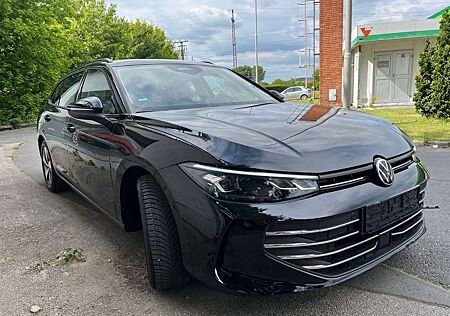 VW Passat Variant Volkswagen 1.5 eTSI 110 kW NAVI LED ACC STZH