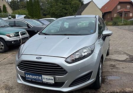 Ford Fiesta Scheckheft Garantie TÜV/ASU NEU!