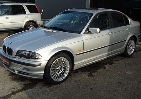 BMW 330 iX, Jahreswagencharakter, netto nur 14850 €