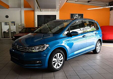 VW Touran Volkswagen Comfortline 2,0TDI DSG LED Kamera