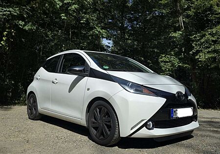 Toyota Aygo x-play touch