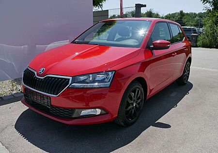 Skoda Fabia 1.0 TSI DSG AMBITION * WINTERPAKET * RÜCKFAHRKAMER