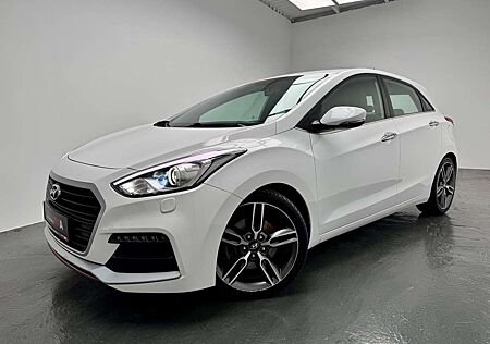 Hyundai i30 Turbo 1.6 TGDI+KAMERA+KEYLESS+NAVI+BI-XENON